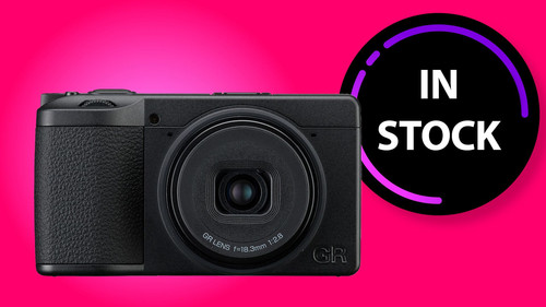Ricoh GR IV Monochrome: Máy Ảnh Compact Đen Trắng Độc Đáo – Có Hàng Ngay!
