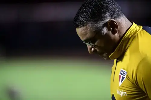 CRITICADO: Roger Machado é vaiado mesmo após vitória na Copa do Brasil