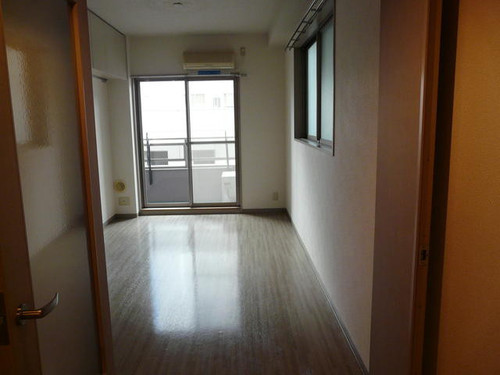 1243323166eb.jpg