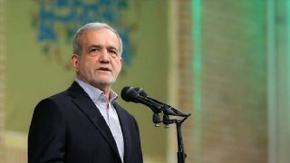 الرئيس الإيراني مسعود بزشكيان: إيران رحبت بالحوار والاتفاق وما زالت تواصل ذلك.

- نقض الالتزامات والحصار والتهديدات هي العقبات الرئيسية أمام المفاوضات...