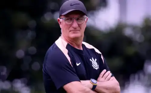 São Paulo afasta a possibilidade de ter Dorival Júnior no comando e segue avaliando Roger Machado