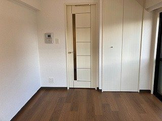 5b31ae647d5a.jpg
