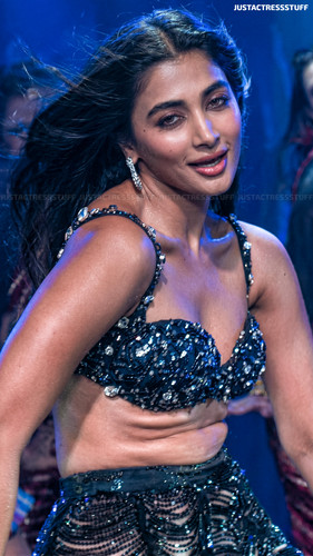 pooja 54783456548503.jpg