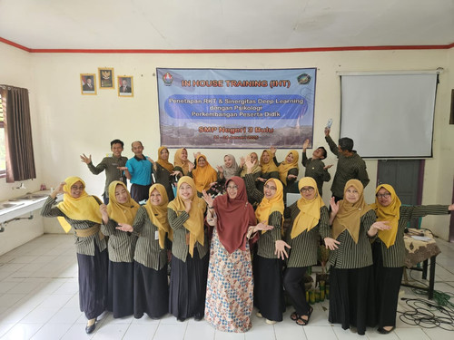 foto senyum.jpg