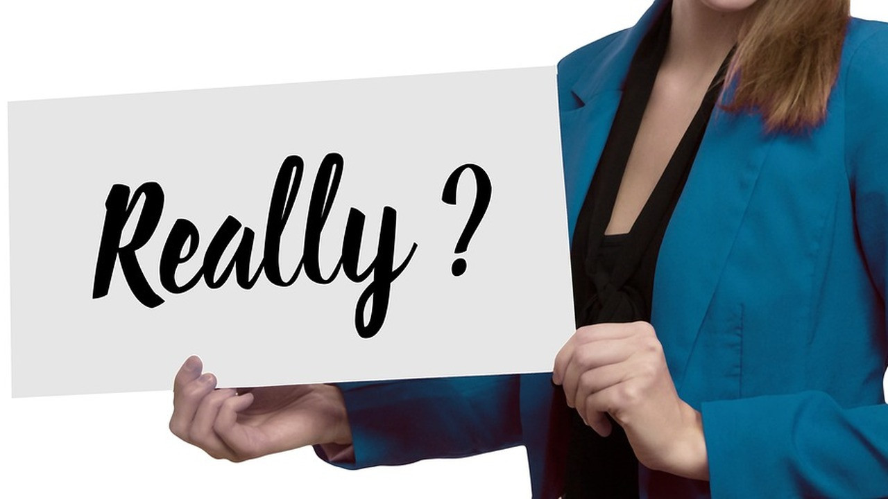 1. Sifatnya Mengharuskan Komunikasi