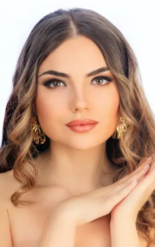 Miss RNB Huesca 2026 Lucia Bernal Profile Headshot.webp