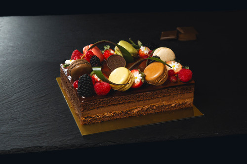 Craquant Garden Cake resize.jpg