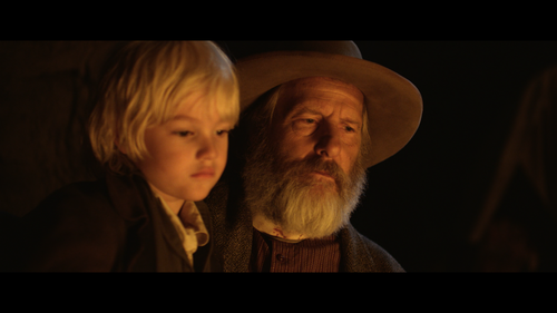 Godless.S01E02.The.Ladies.of.La.Belle.2160p.NF.WEB DL.DDP5.1.Atmos.H.265 FUSiON.0:52:10.png