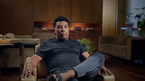 Ronaldinho.The.One.and.Only.S01E03.2160p.WEB.h265 EDITH.0:41:59.png