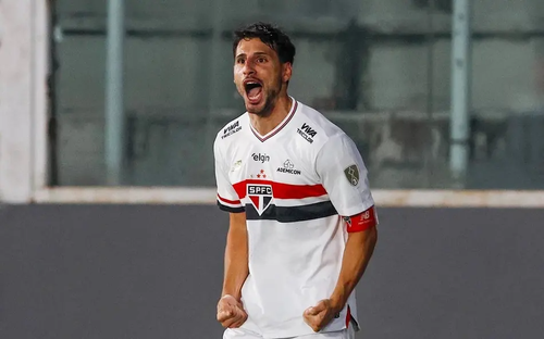 Calleri Sao Paulo Libertadores aspect ratio 512 320 Photoroom.png