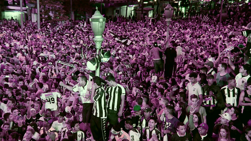 Ronaldinho.The.One.and.Only.S01E03.DV.2160p.WEB.h265 EDITH.0:27:59.png
