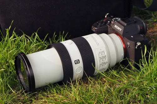 Sony FE 70-200mm F4 Macro G OSS II lens extended. Credit: Joshua Waller
