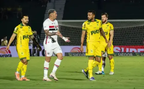 Reinaldo reclama da arbitragem após vitória do São Paulo sobre o Mirassol