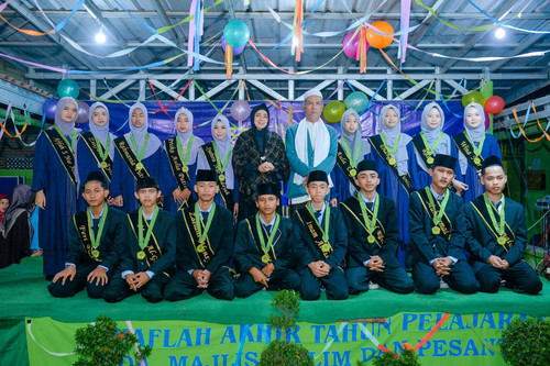 Wisuda Lisensi.jpg