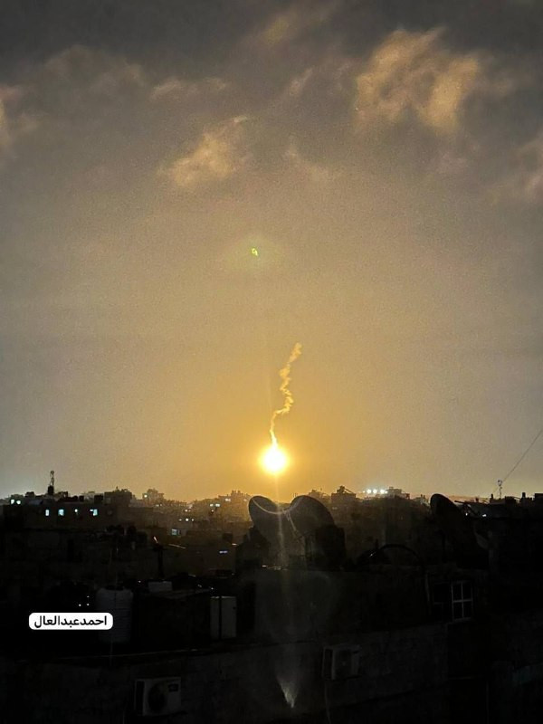 جيش الاحتلال يطلق قنابل إنارة في أجواء شرق مدينة غزة...