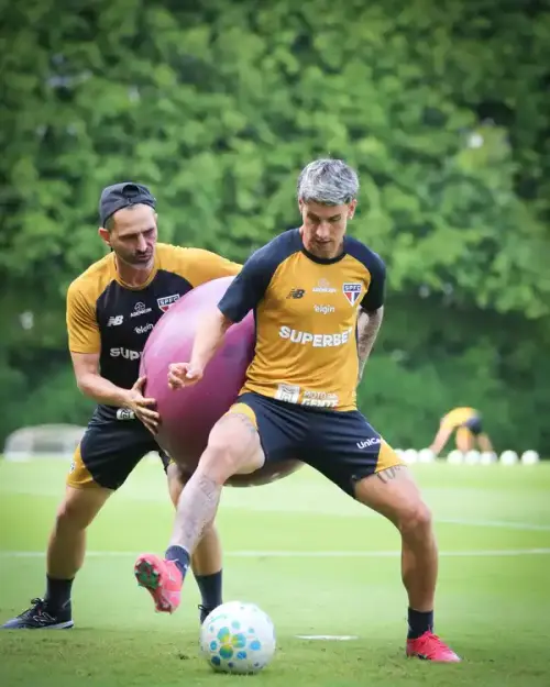 São Paulo enfrenta dificuldades no ataque sem Ferreira e busca alternativas