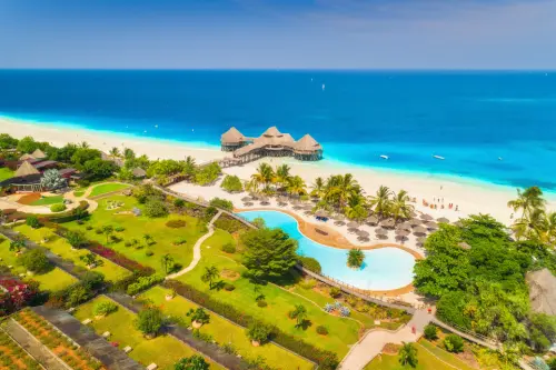 Premier West Bay Beach Honduras Resorts – Plan Your Stay Now.webp