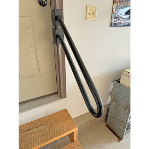 Best contemporary stair railing.jpg