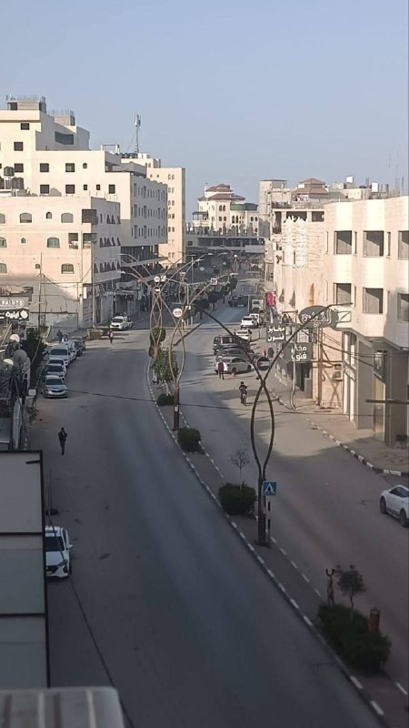 قوات الاحتلال تواصل إغلاق منطقة «كوربة زاهدة» بمدينة الخليل وتعرقل حركة الأهالي...