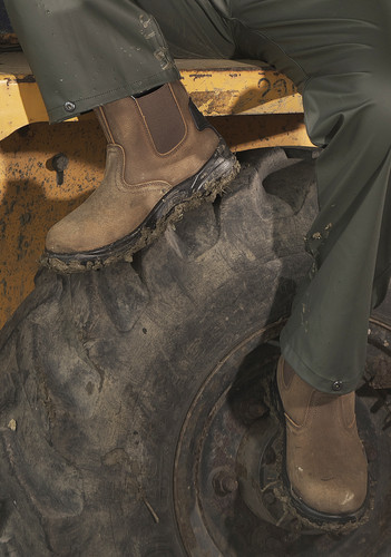 Castle Clothing Shoot, Fort Workwear Bedfordshire Farm.jpg