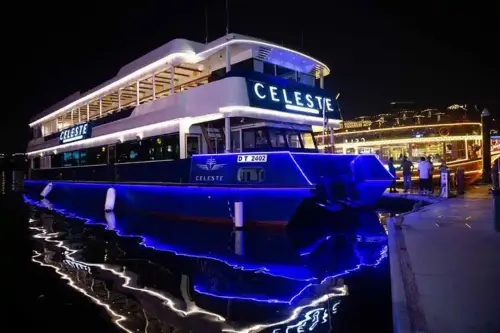 Stunning view of luxury dinner cruise in Dubai.webp