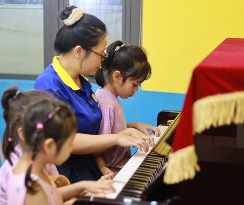 Lớp Piano Sophia Talents