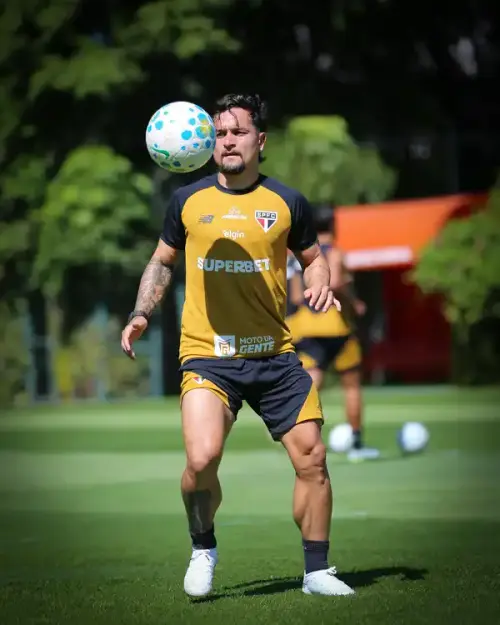 São Paulo intensifica preparação com treino já de olho no Inter