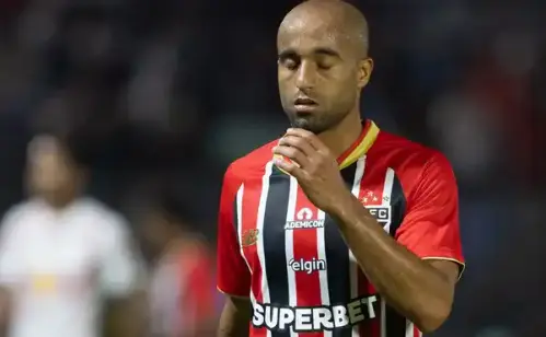 Lucas Moura opta por cautela e espera propostas antes de definir seu futuro no São Paulo