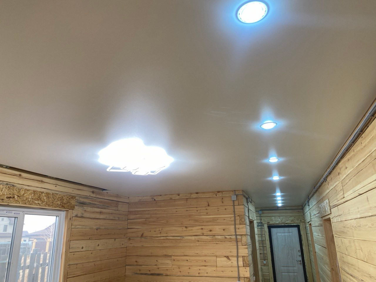 Натяжной потолок частный дом