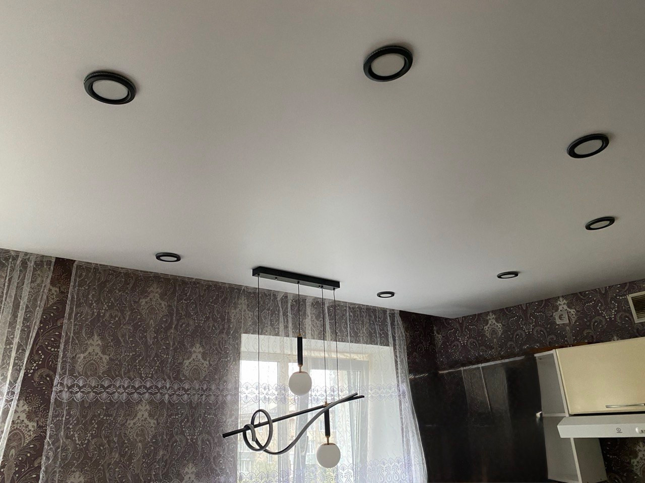 Матовый натяжной потолок зал Чита