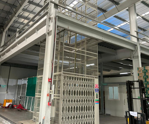 hydraulic material lift bangalore.jpg