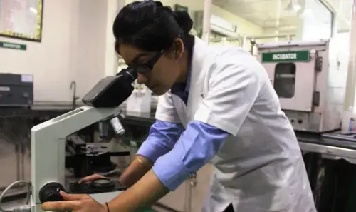 Diploma in Lab Technician Course for Medical Careers | DPMI Institute.webp