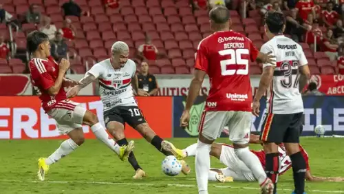 Desempenho oscilante do São Paulo gera alerta para o restante da temporada