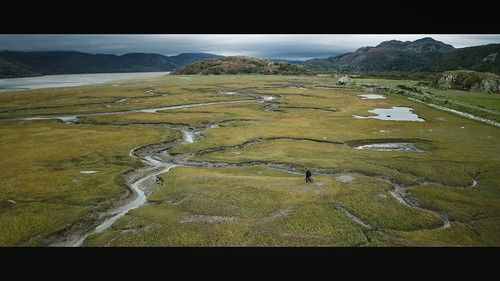 Under.Salt.Marsh.S01E02.Epizoda.2.1080p.SKST.WEB DL.CZ EN.DDP5.1.x264 My.mkv 20260402 093350.135.jpg