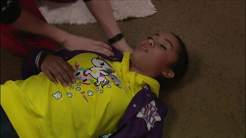 Haus Anubis, Das s2e101 Fereba Kone faint 2.jpg