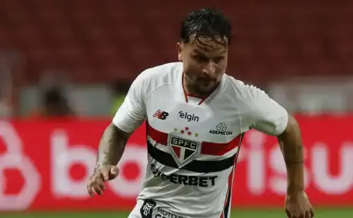Estreia Promissora: Artur brilha no São Paulo contra o Internacional com desempenho sólido no Brasileirão