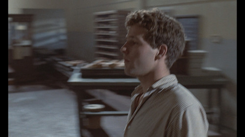 Johnny.Got.His.Gun.1971.1080p.Remux.AVC.DTS MA.2.0 SLMN.mkv snapshot 00.21.20.609.jpg