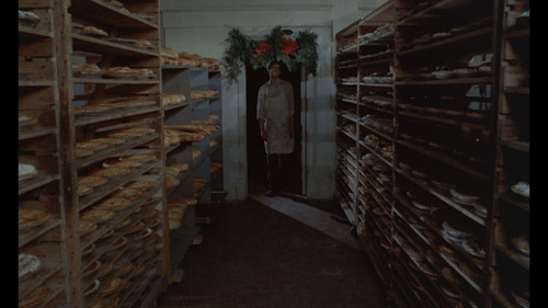 Johnny.Got.His.Gun.1971.1080p.Remux.AVC.DTS MA.2.0 SLMN.mkv snapshot 01.26.47.401.jpg