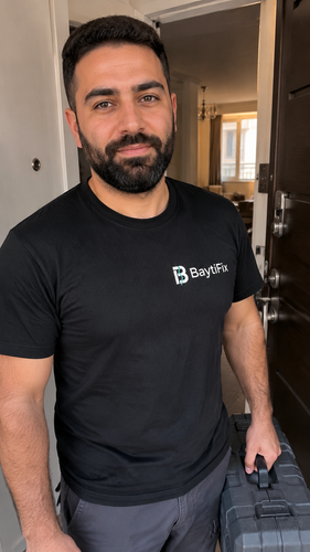 baytifix HERO plumber 9x16 SELFIE LOGO LOCKED 2K.png