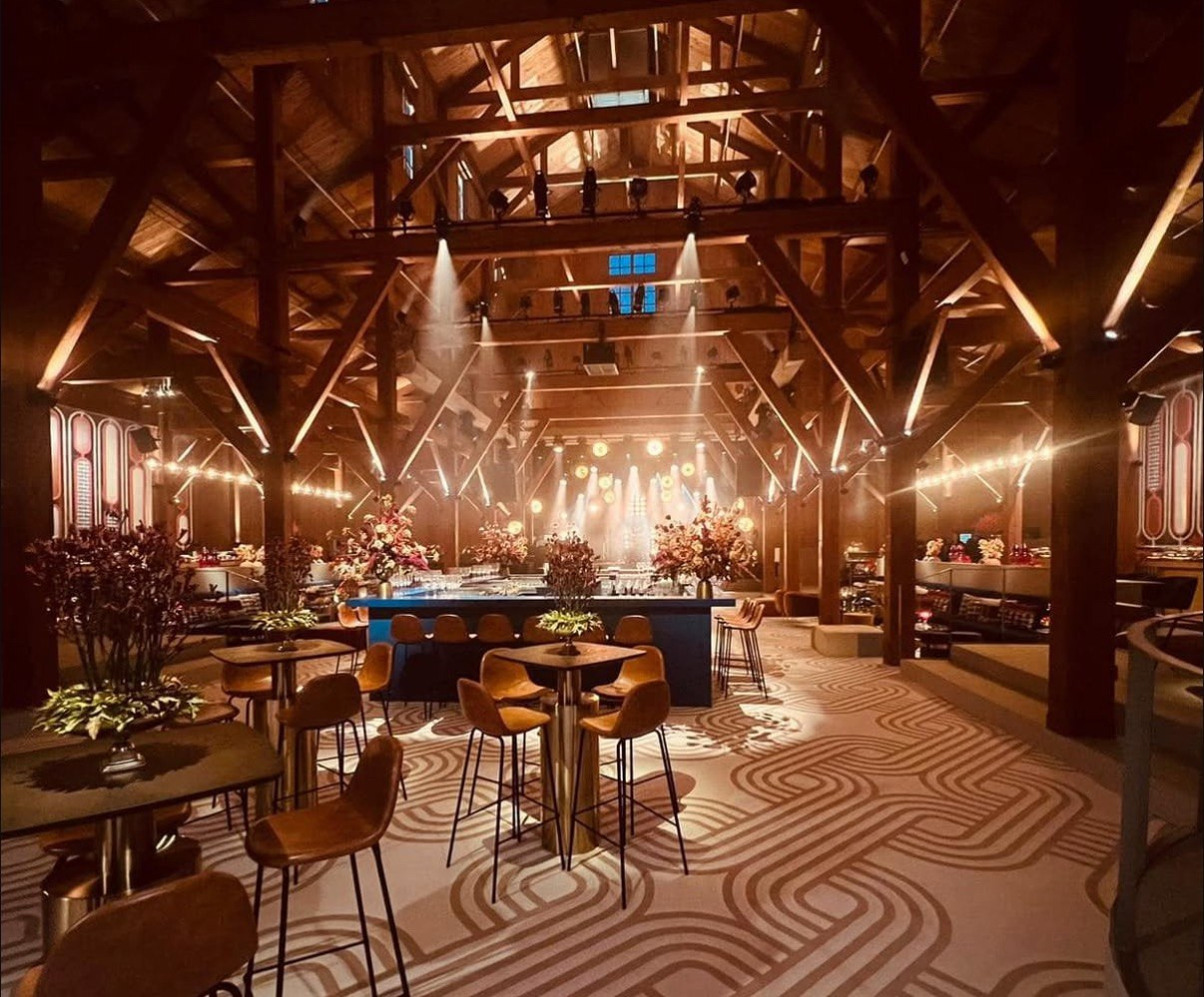 Luxury Barn Venue Lighting