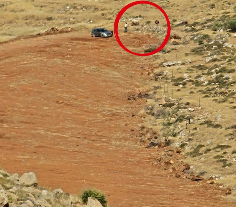 مجموعات المستوطنين تسرق خزانات مياه المواطنين في منطقة «الحجار» شرق قرية المغير، شرق رام الله....