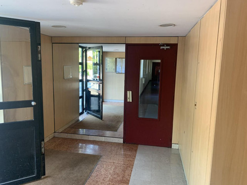 03 Hall porte bordeaux miroir.jpg