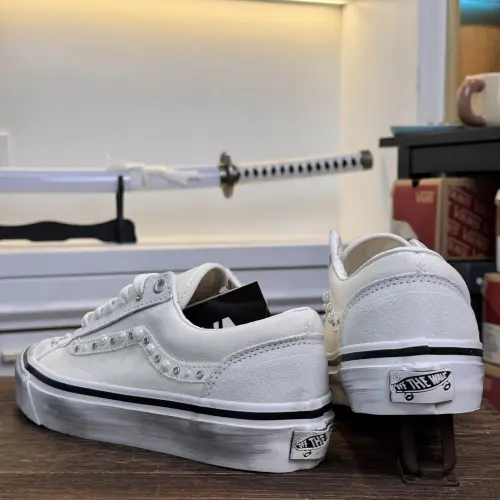 Vans Premium LX Old Skool 36 Pearlized White.webp