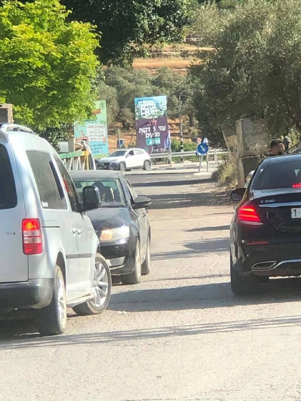 صورة| قوات الاحتلال تعيد فتح بوابة قرية دير عمار، غرب رام الله.

يُذكر أن الاحتلال يغلق بوابة القرية منذ أكثر من شهرين على قرى بيتللو، دير عمار وجمّال...