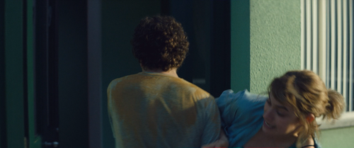 Vivarium.2019.720p.BluRay.DD5.1.x264 iFT.0:49:18.optimized=high.png