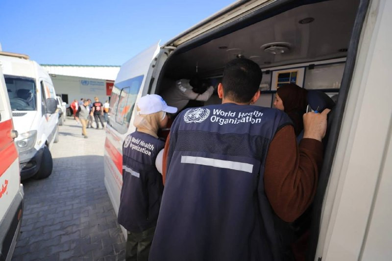 صورة| الهلال الأحمر: إجلاء دفعة جديدة من المرضى عبر معبر رفح البري، ضمت 44 مريضًا و63 مرافقًا، لمواصلة العلاج خارج قطاع غزة....