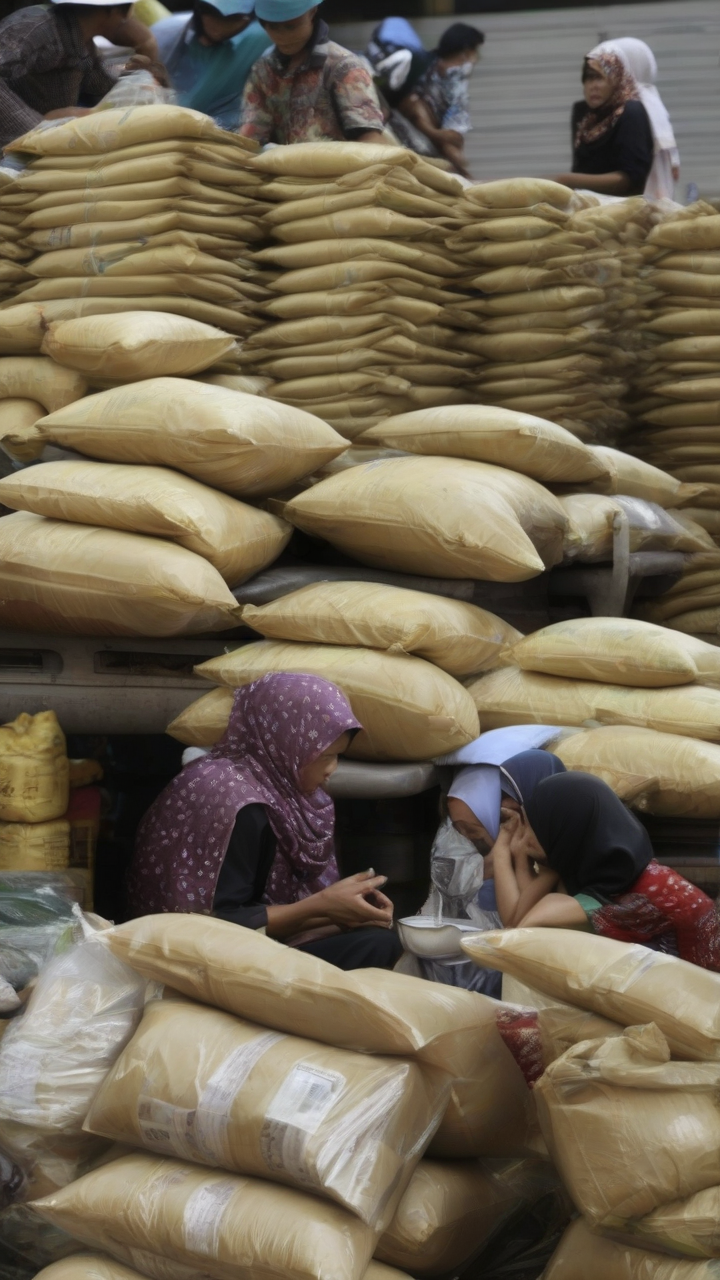 Indonesia rations fuel as prices soar over Middle East war