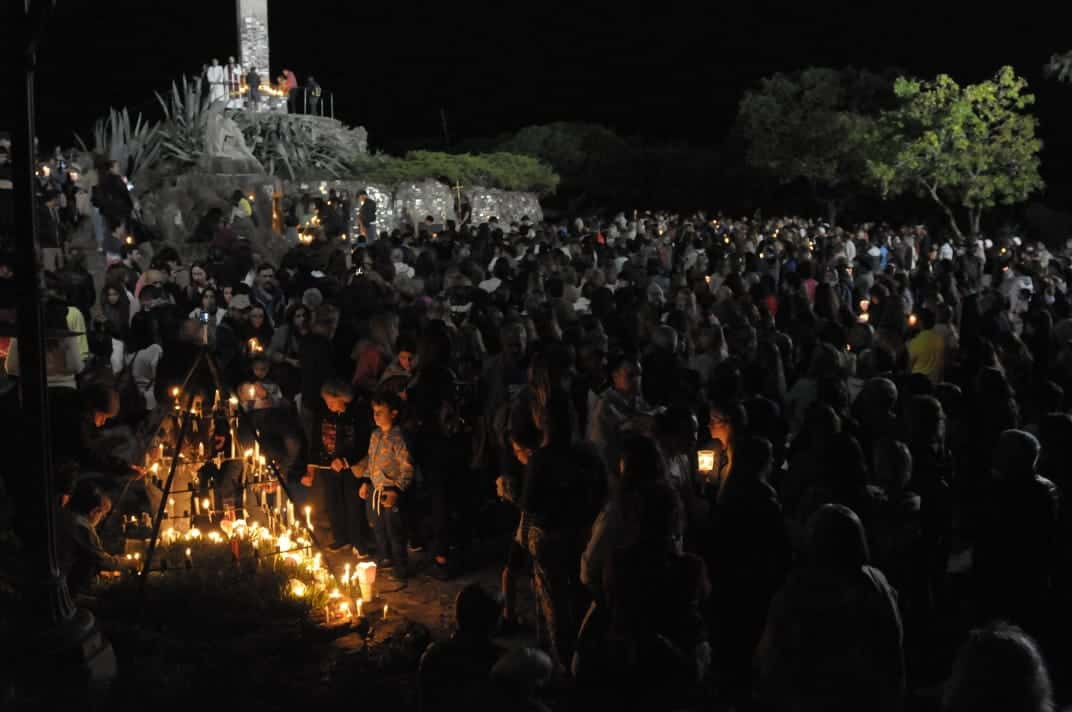 Postergan el Vía Crucis en el Calvario por la lluvia