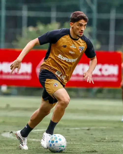 PREOCUPAÇÃO! Pablo Maia, do São Paulo, passa por cirurgia facial após lesão