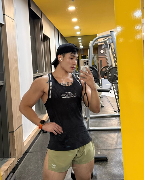  ganooo 1758980867 3730924392604088309 3407720004.jpg